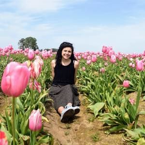 Meet your Posher, Danielle